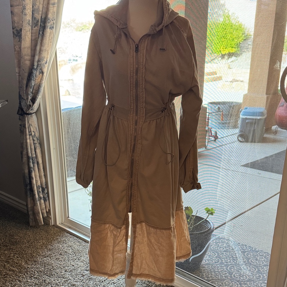 Oli & Hali Tan Hooded Midi Dress - Picture 1 of 13